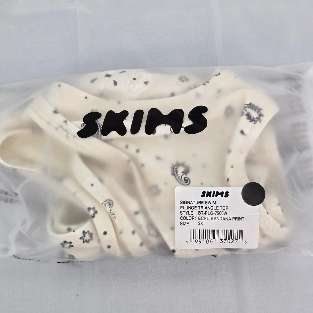 SKIMS Signature Swim Plunge Triangle Top Ecru Bandana Print BT-PLG-7500W 2X NEW